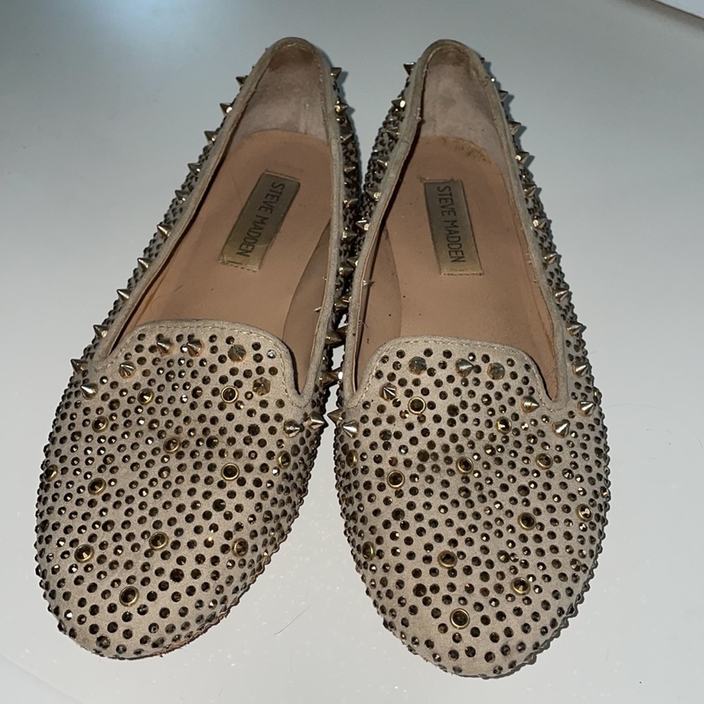 Steve Madden gold studded size 6 flats, lightly worn